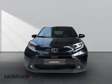Car image 3