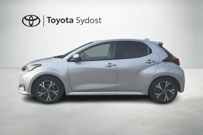 Car image 5