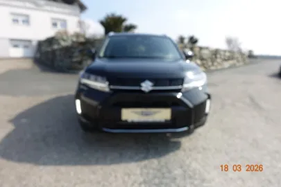 Car image 3
