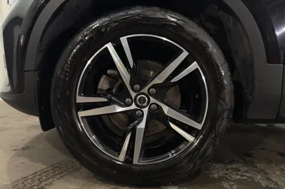 Car image 30