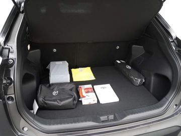 Car image 21