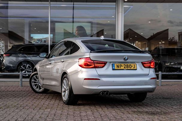 BMW 320i Gran Turismo 135 kW image number 10