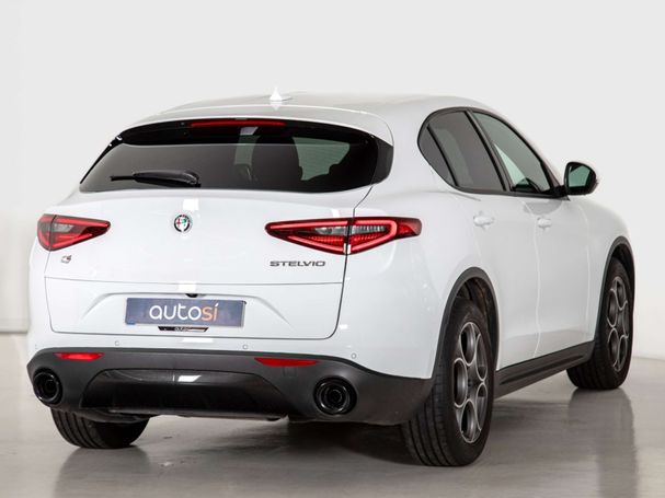 Alfa Romeo Stelvio AT8 Q4 140 kW image number 4