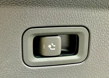 Car image 38