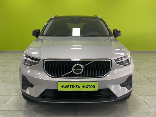 Volvo XC40 B3 Core 120 kW image number 3