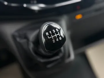 Car image 36