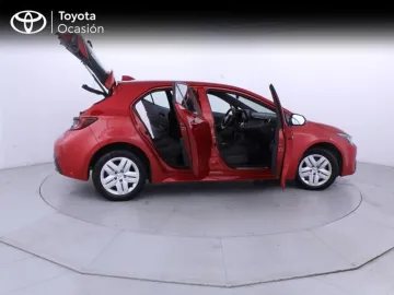 Car image 30