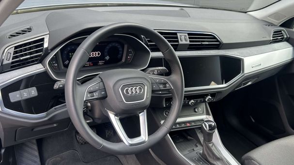 Audi Q3 45 TFSIe 180 kW image number 7