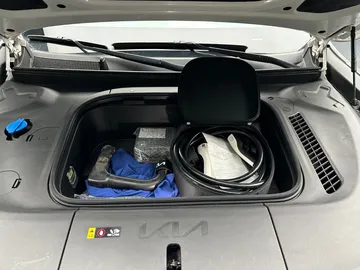Car image 43