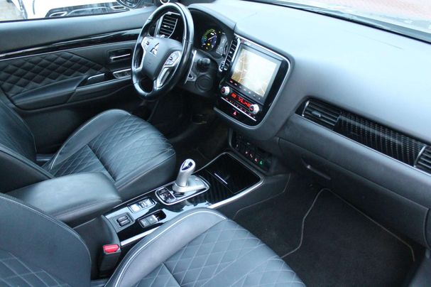 Mitsubishi Outlander 2.4 4WD 169 kW image number 25