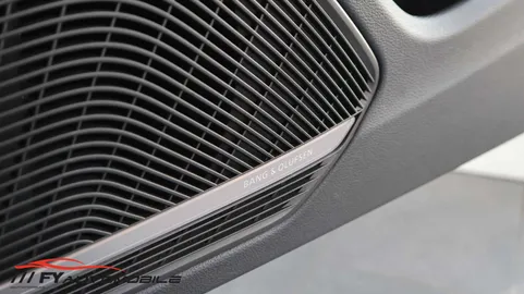Car image 37