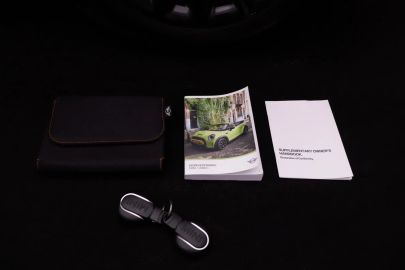 Car image 23