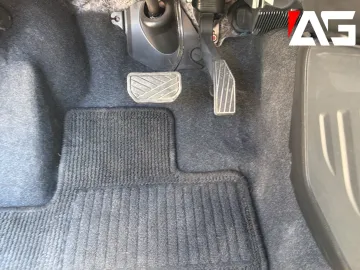 Car image 25