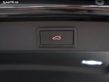 Car image 33