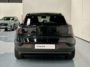 Car image 32