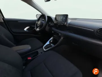 Car image 15