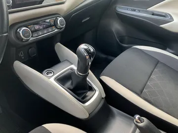 Car image 23