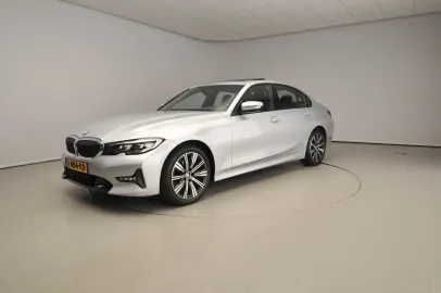 Car image 40