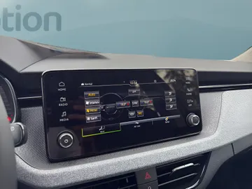 Car image 29