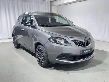 Car image 2