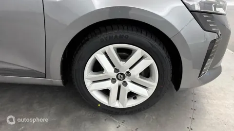 Car image 20