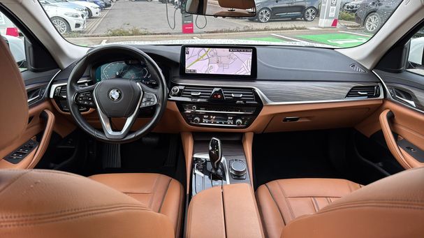 BMW 520d Touring 140 kW image number 9