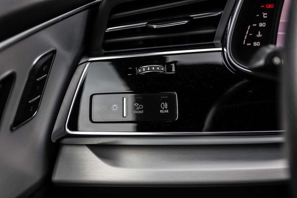 Audi Q8 55 TFSI quattro S-line 250 kW image number 48