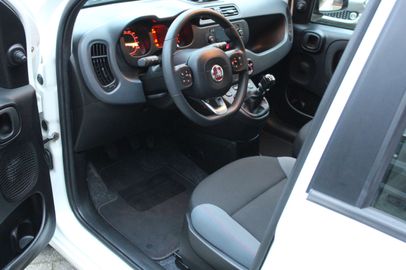 Car image 10