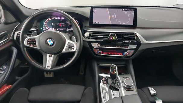 BMW 530d Touring M 210 kW image number 12