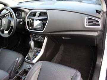 Car image 10