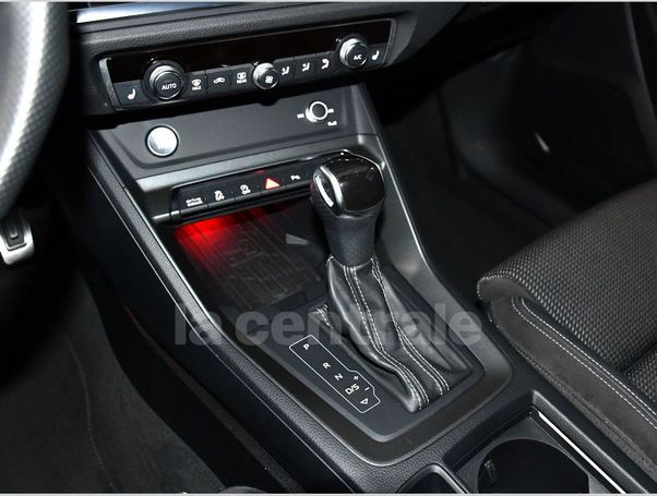 Audi Q3 35 TFSI S tronic S-line 110 kW image number 9