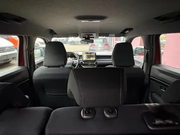 Car image 34