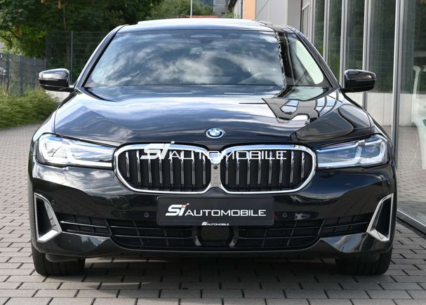 BMW 545 e xDrive 290 kW image number 8