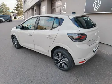 Car image 5