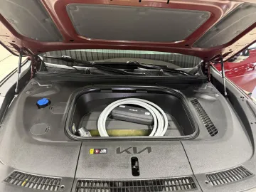 Car image 32