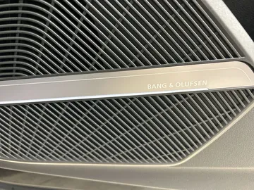 Car image 30
