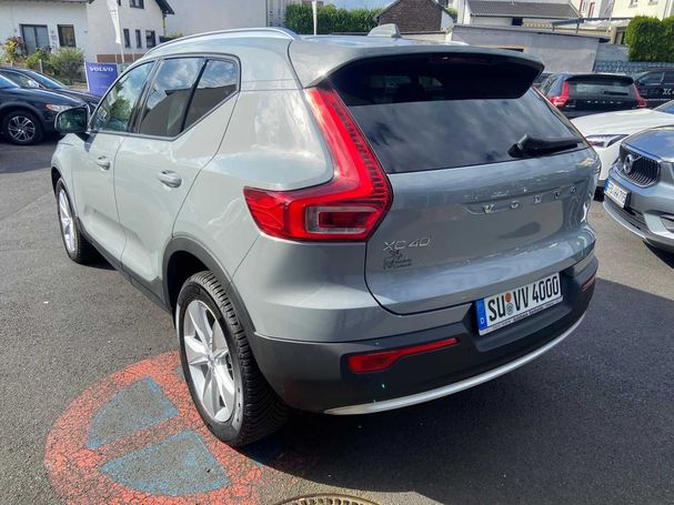 Volvo XC40 B3 Core 120 kW image number 6