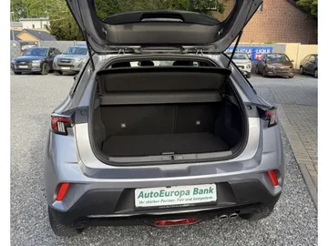 Car image 26