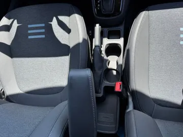 Car image 33