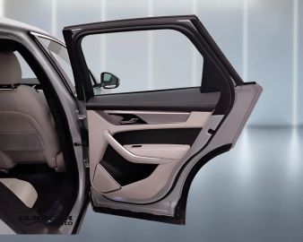 Car image 26