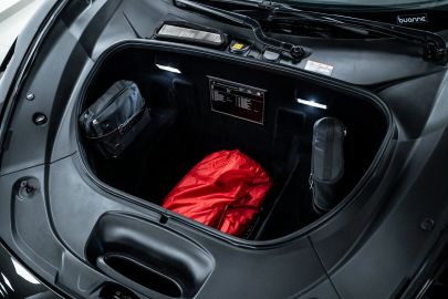 Car image 32
