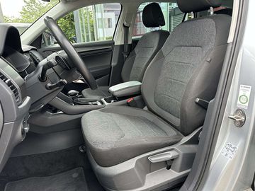 Car image 30