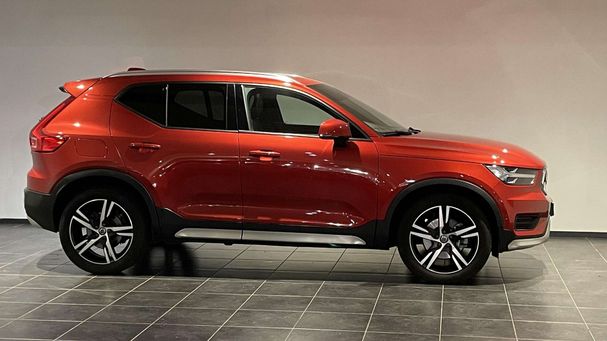 Volvo XC40 T4 Momentum 140 kW image number 6