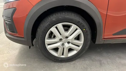 Car image 20