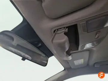 Car image 27