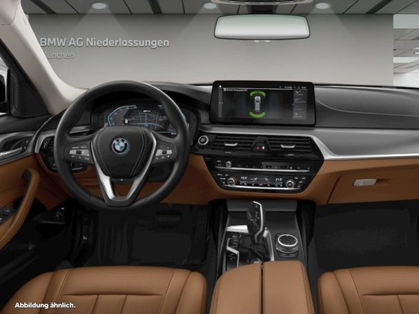 BMW 530 Touring xDrive 215 kW image number 3