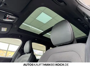 Car image 32