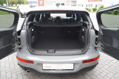 Car image 40
