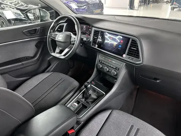 Car image 26