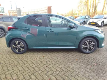 Car image 2